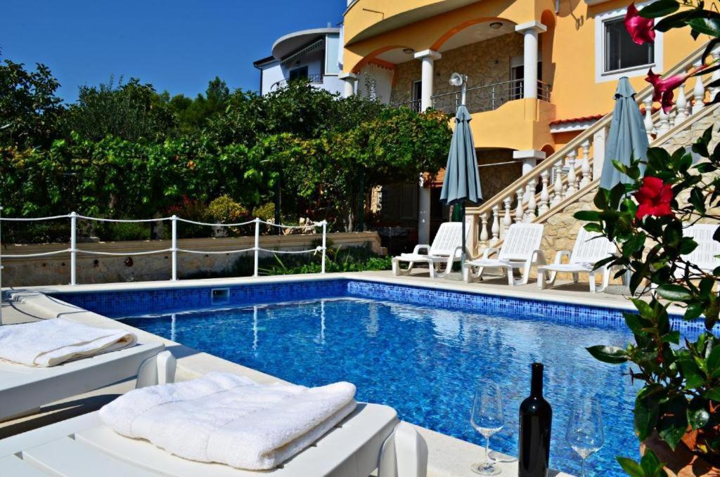 Apartments Villa Ra Zaboric Exterior foto