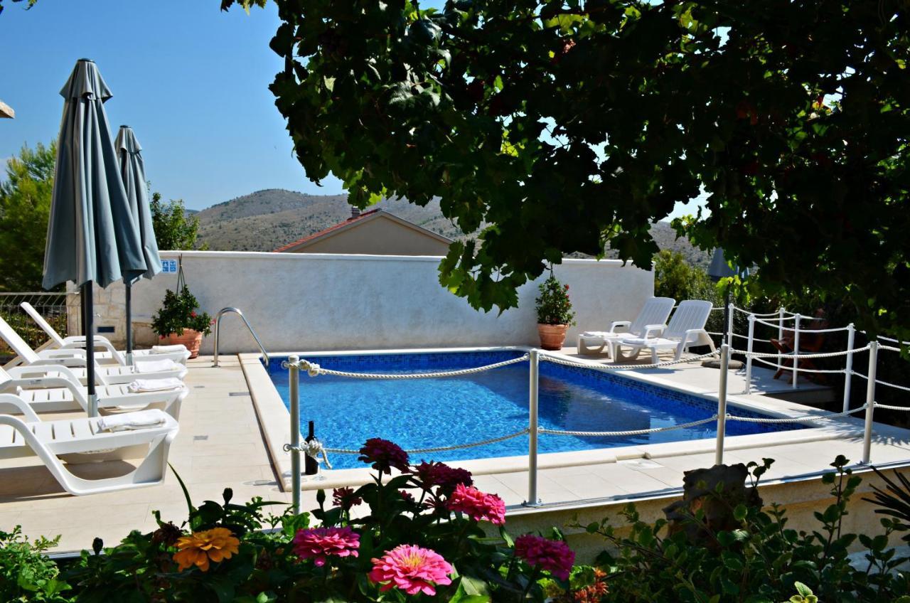 Apartments Villa Ra Zaboric Exterior foto